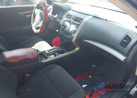 2013 Nissan Altima 2.5 Sv z USA, uszkodzony, nr VIN 1N4AL3AP0DC101817